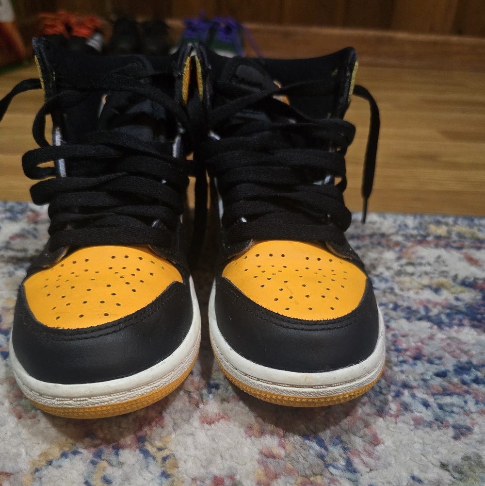 Jordan 1 Kids Black and Yellow High-Top Sneakers